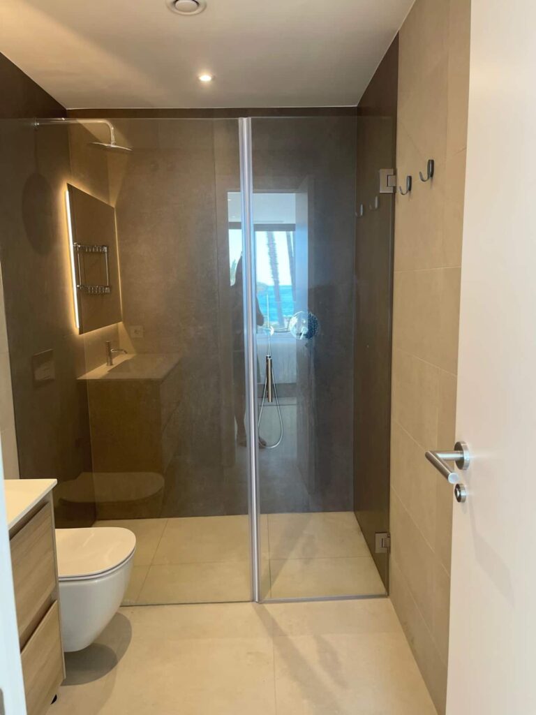 a16df435-994f-4d95-9eda-f947e5c8a7f7